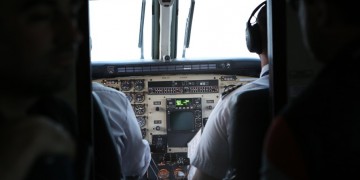Piloten verhindern, dass Familie Beerdigung des Vaters verpasst