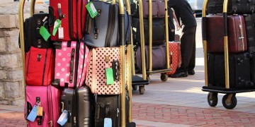 Koffer bijboeken duurder dan je vliegticket