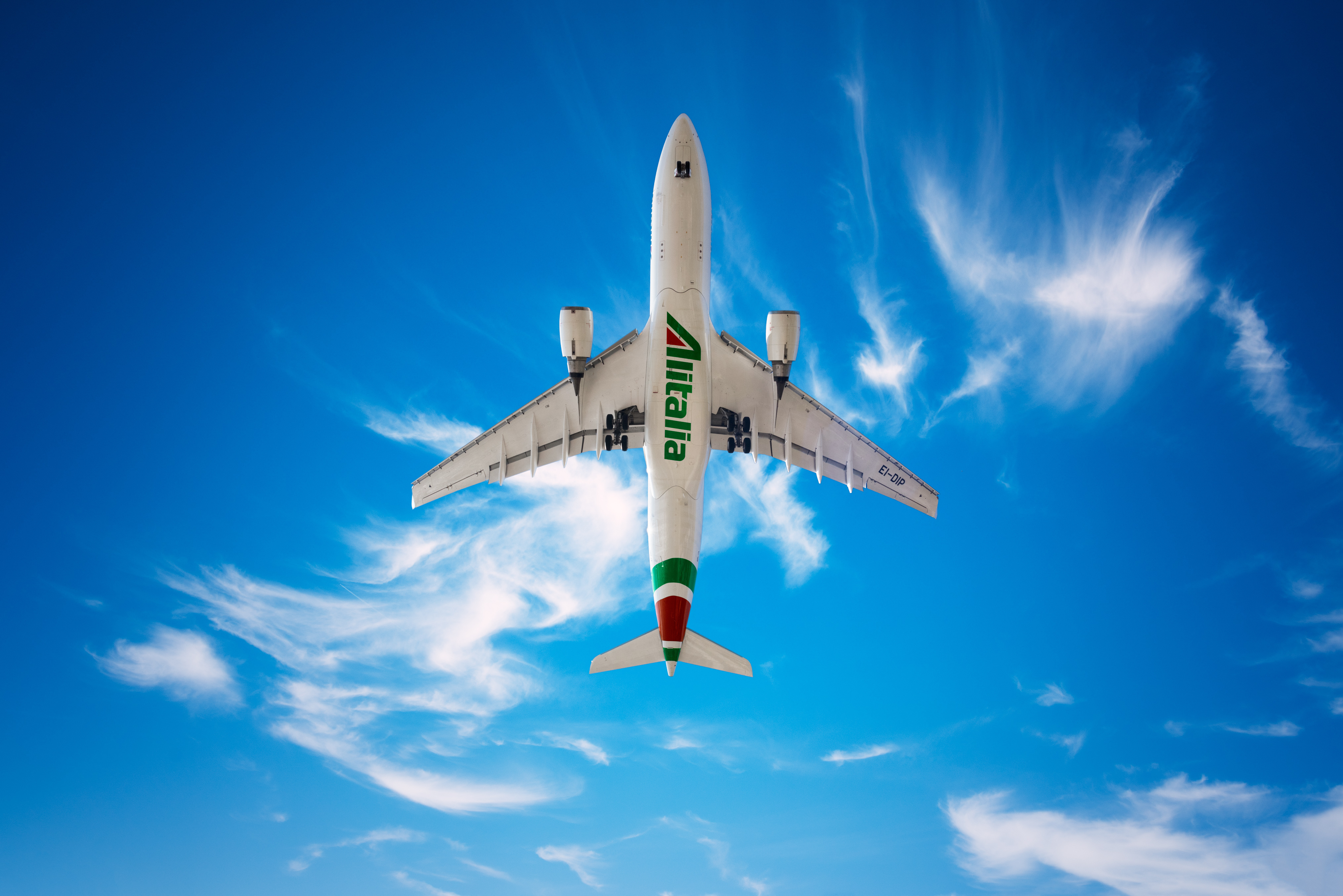 Alitalia, prima compagnia aerea in Europa per la riconsegna dei bagagli smarriti