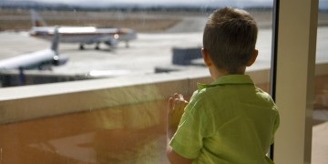 Air Berlin Stewardess verliert Kind am Flughafen