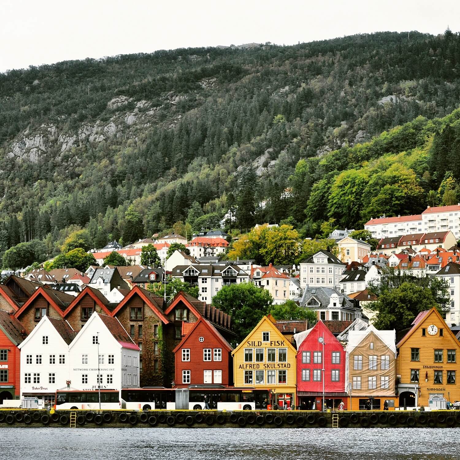 Die Hafenfront in Bergen, das Stadtteil Bryggen