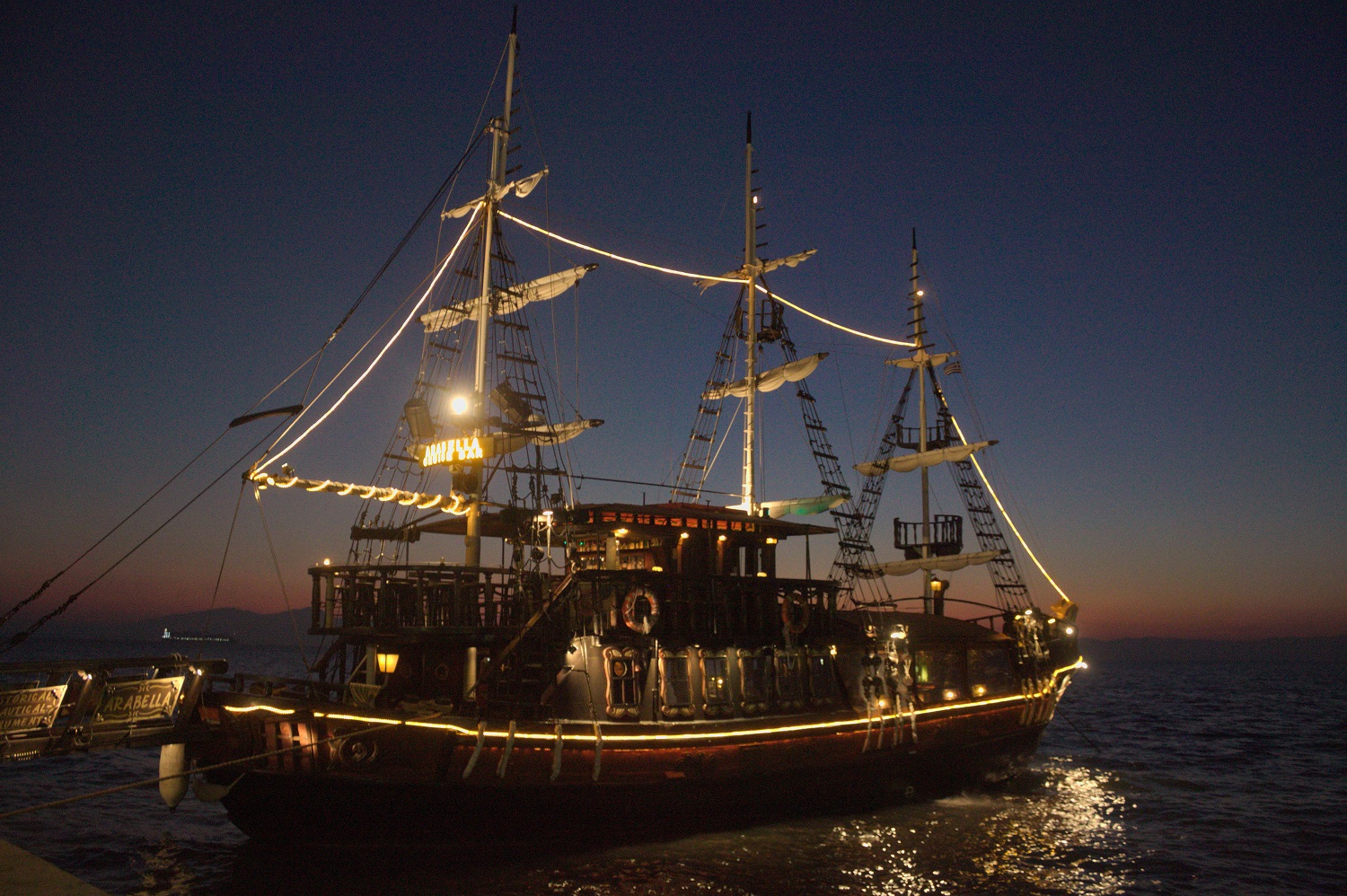 Thessaloniki Schiff Sonnenuntergang