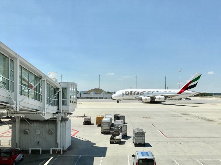 Fly on an airbus a380 with Emirates