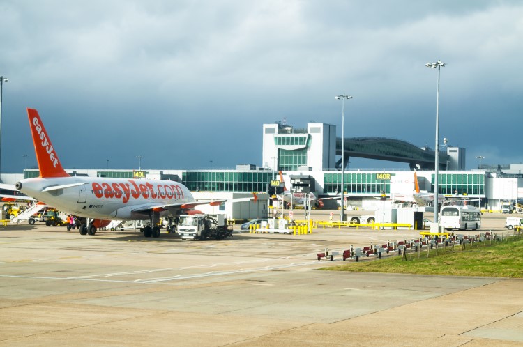 Flug verspätet vermeiden Boarding Prozess London Gatwick Flughafen