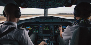EasyJet Flug: EasyJet Pilot tritt nicht zum Dienst an und Passagier vertritt ihn