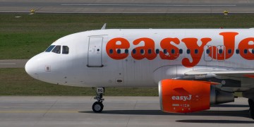200 easyJet flights cancelled due to technical problems