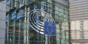 Comisión Europea con planes para mejorar aún más los derechos de los pasajeros en la Unión Europea